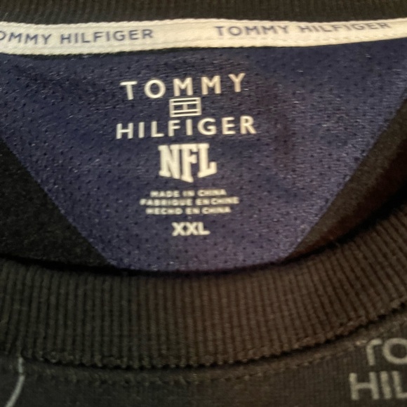 NWTs Tommy Hilfiger Philadelphia Eagles Crewneck sweatshirt - Picture 4 of 4